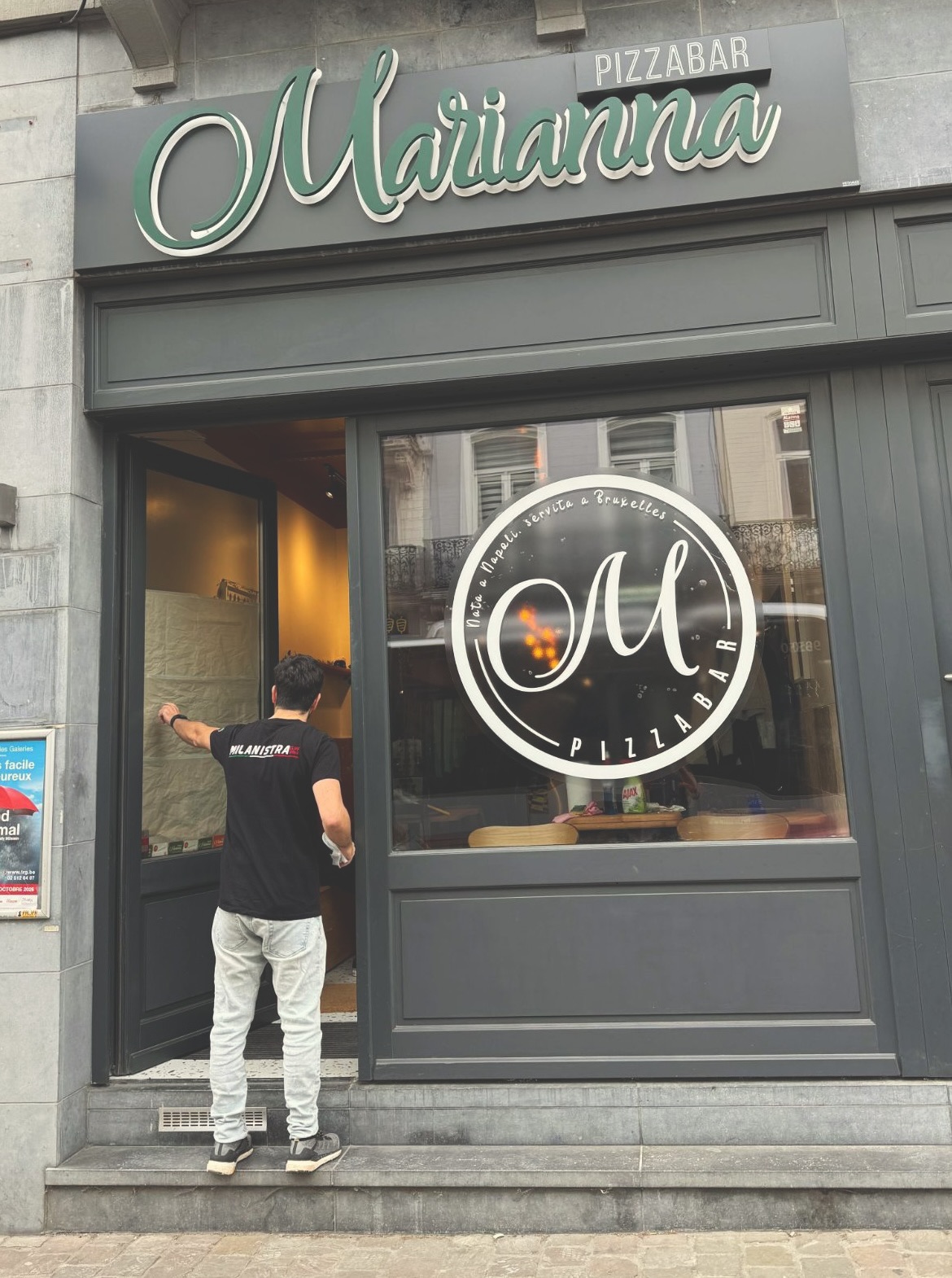 La devanture de Marianna Pizzabar, rue de l'Aqueduc 7